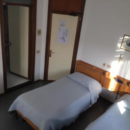 Hotel Casa Per Ferie Al Centro Belluno Exterior foto