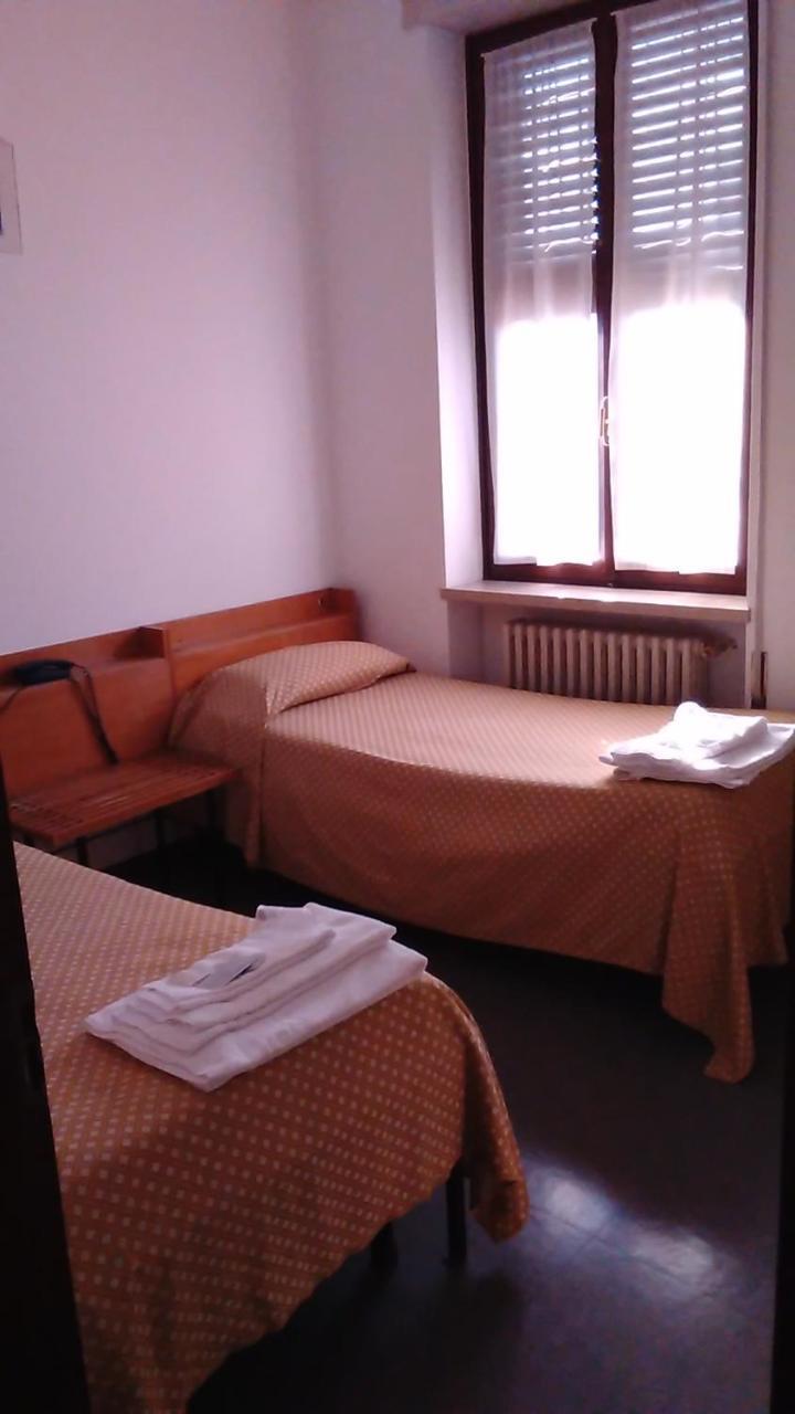 Hotel Casa Per Ferie Al Centro Belluno Exterior foto