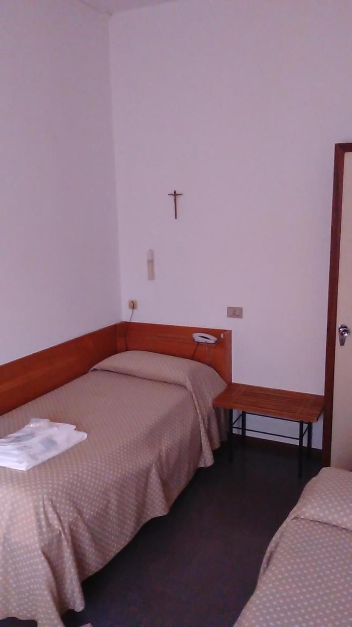 Hotel Casa Per Ferie Al Centro Belluno Exterior foto